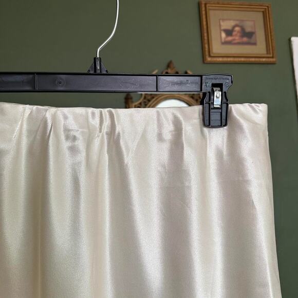 handmade ivory satin midi skirt - Picture 7 of 9